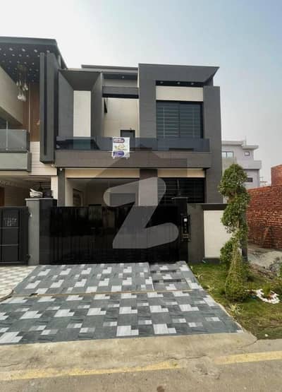 پارک ویو سٹی لاہور میں 4 کمروں کا 5 مرلہ مکان 2.1 کروڑ میں برائے فروخت۔