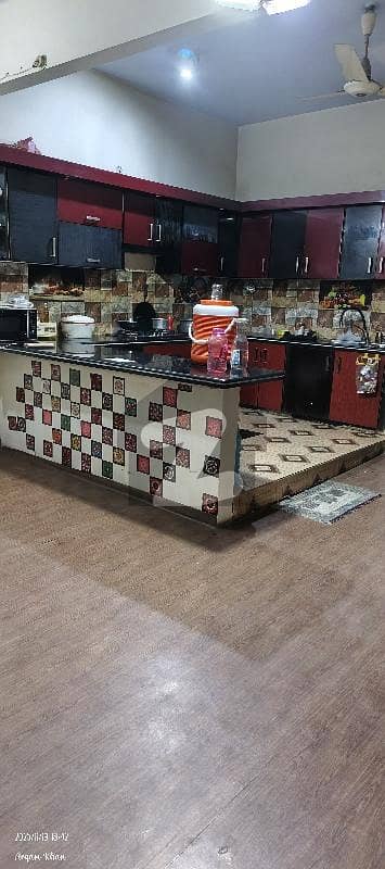 ملیر کراچی میں 6 کمروں کا 5 مرلہ مکان 1.8 کروڑ میں برائے فروخت۔