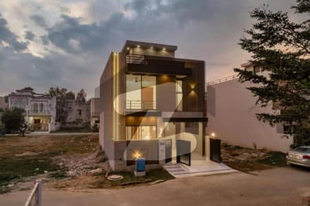 ڈی ایچ اے 9 ٹاؤن ڈیفنس (ڈی ایچ اے),لاہور میں 3 کمروں کا 5 مرلہ مکان 2.75 کروڑ میں برائے فروخت۔ ڈی ایچ اے 9 ٹاؤن ڈیفنس (ڈی ایچ اے),لاہور میں 3 کمروں کا 5 مرلہ مکان 2.75 کروڑ میں برائے فروخت۔