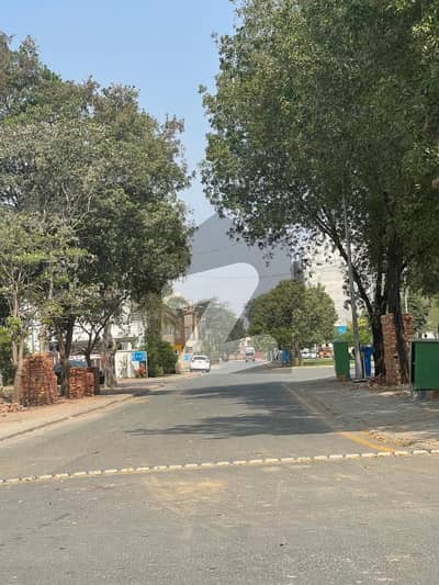 بحریہ ٹاؤن ۔ سکندر بلاک بحریہ ٹاؤن ۔ سیکٹر ایف,بحریہ ٹاؤن,لاہور میں 5 مرلہ کمرشل پلاٹ 2.29 کروڑ میں برائے فروخت۔