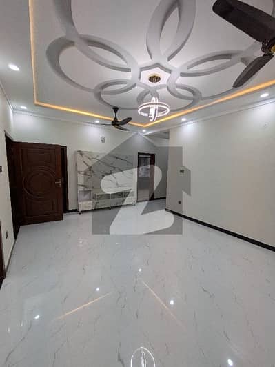 گلبرگ ریزیڈنشیا گلبرگ,اسلام آباد میں 6 کمروں کا 10 مرلہ مکان 1.5 لاکھ میں کرایہ پر دستیاب ہے۔