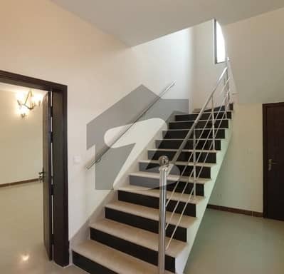 عسکری 5 ۔ سیکٹر جے عسکری 5,ملیر کنٹونمنٹ,کینٹ,کراچی میں 5 کمروں کا 15 مرلہ مکان 1.9 لاکھ میں کرایہ پر دستیاب ہے۔