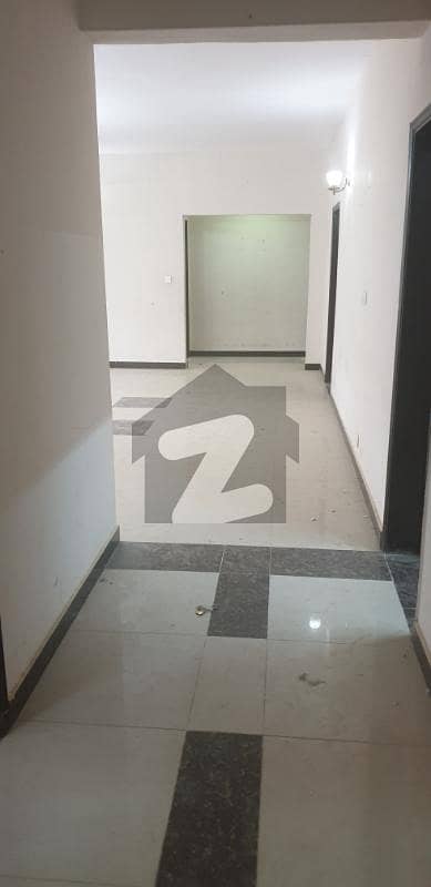 3 Bed DD Apartment For Sale