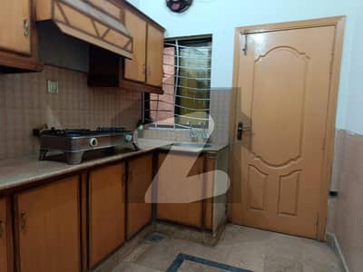 جی ۔ 13/1 جی ۔ 13,اسلام آباد میں 2 کمروں کا 4 مرلہ زیریں پورشن 45.0 ہزار میں کرایہ پر دستیاب ہے۔