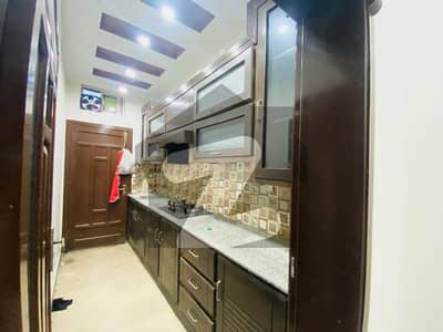 BEAUTIFUL LOCATION GROUND PORTION FOR RENT