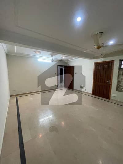 BEAUTIFUL LOCATION BASEMENT FOR RENT