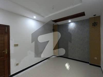 ایل ڈی اے ایوینیو لاہور میں 2 کمروں کا 10 مرلہ زیریں پورشن 58.0 ہزار میں کرایہ پر دستیاب ہے۔ ایل ڈی اے ایوینیو لاہور میں 2 کمروں کا 10 مرلہ زیریں پورشن 58.0 ہزار میں کرایہ پر دستیاب ہے۔