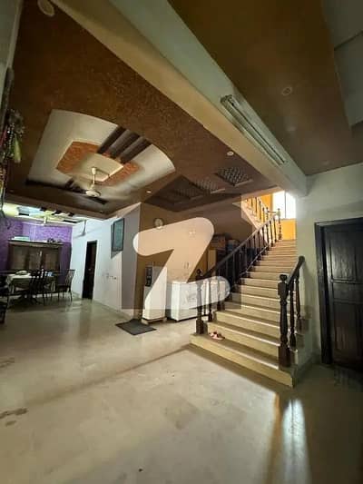 فیڈرل بی ایریا ۔ بلاک 10 فیڈرل بی ایریا,کراچی میں 8 کمروں کا 1 کنال مکان 12.25 کروڑ میں برائے فروخت۔