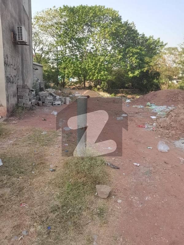 بنی گالہ اسلام آباد میں 16 مرلہ کمرشل پلاٹ 4.0 کروڑ میں برائے فروخت۔ بنی گالہ اسلام آباد میں 16 مرلہ کمرشل پلاٹ 4.0 کروڑ میں برائے فروخت۔