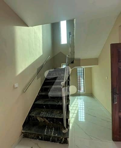 عسکری 5 - سیکٹر ایچ عسکری 5,ملیر کنٹونمنٹ,کینٹ,کراچی میں 5 کمروں کا 17 مرلہ مکان 10.75 کروڑ میں برائے فروخت۔