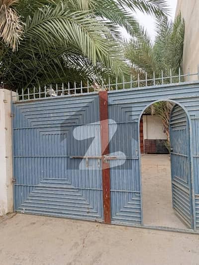 600 YARDS BUNGALOW FOR COMMERCIAL USE