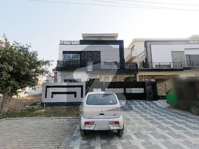 Spacious Prime Location House Is Available For Sale In Ideal Location Of Central Park - Block F Spacious Prime Location House Is Available For Sale In Ideal Location Of Central Park - Block F