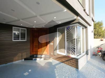 بحریہ ٹاؤن سیکٹرڈی بحریہ ٹاؤن,لاہور میں 3 کمروں کا 5 مرلہ مکان 95.0 ہزار میں کرایہ پر دستیاب ہے۔