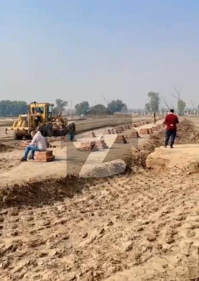 اتحاد ٹاؤن ڈسکہ روڈ,سیالکوٹ میں 1 کنال رہائشی پلاٹ 1.82 کروڑ میں برائے فروخت۔ اتحاد ٹاؤن ڈسکہ روڈ,سیالکوٹ میں 1 کنال رہائشی پلاٹ 1.82 کروڑ میں برائے فروخت۔