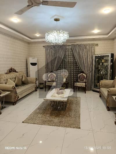 پی ای سی ایچ ایس بلاک 3 پی ای سی ایچ ایس,جمشید ٹاؤن,کراچی میں 6 کمروں کا 1 کنال بالائی پورشن 13.5 کروڑ میں برائے فروخت۔