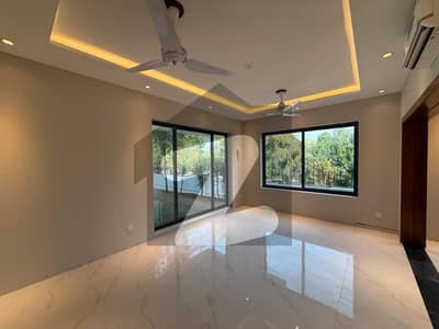 Beautiful House With Garden For Rent