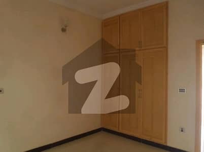 آئی ۔ 8/3 آئی ۔ 8,اسلام آباد میں 3 کمروں کا 12 مرلہ زیریں پورشن 1.25 لاکھ میں کرایہ پر دستیاب ہے۔ آئی ۔ 8/3 آئی ۔ 8,اسلام آباد میں 3 کمروں کا 12 مرلہ زیریں پورشن 1.25 لاکھ میں کرایہ پر دستیاب ہے۔