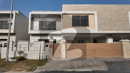 عسکری 10 - سیکٹر ایس عسکری 10,عسکری,لاہور میں 5 کمروں کا 15 مرلہ مکان 9.5 کروڑ میں برائے فروخت۔