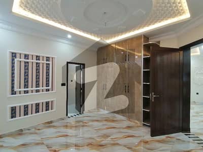 10 Marla House In LDA Avenue Is Available For sale