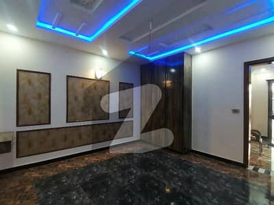 LDA Avenue House Sized 10 Marla Is Available