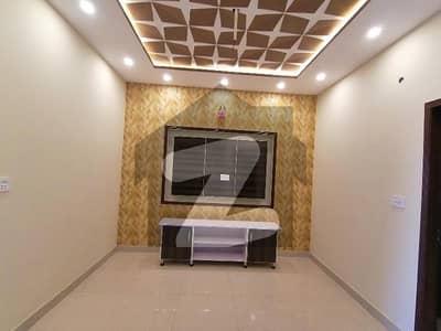 In LDA Avenue House Sized 10 Marla For sale