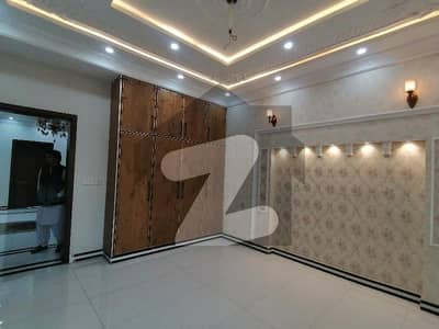 Get An Attractive House In LDA Avenue Under Rs. 39000000