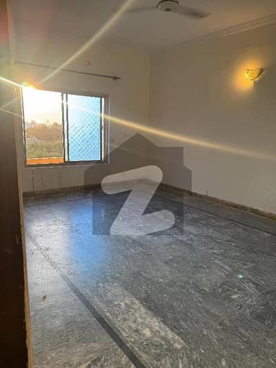 بنی گالہ اسلام آباد میں 3 کمروں کا 4 مرلہ فلیٹ 50.0 ہزار میں کرایہ پر دستیاب ہے۔