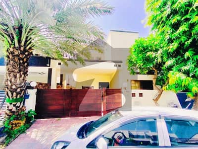 ڈی ایچ اے فیز 3 ڈیفنس (ڈی ایچ اے),لاہور میں 4 کمروں کا 10 مرلہ مکان 1.7 لاکھ میں کرایہ پر دستیاب ہے۔