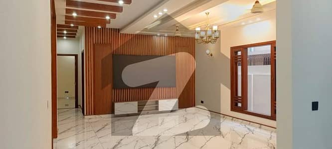 Luxury 6 Bed 500 Sq Yds Bungalow With Full Basement DHA Phase 8