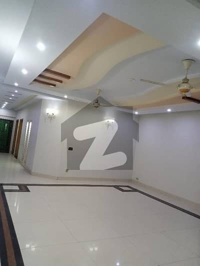 پی سی ایس آئی آر ہاؤسنگ سکیم فیز 2 پی سی ایس آئی آر ہاؤسنگ سکیم,لاہور میں 3 کمروں کا 1 کنال بالائی پورشن 1.2 لاکھ میں کرایہ پر دستیاب ہے۔