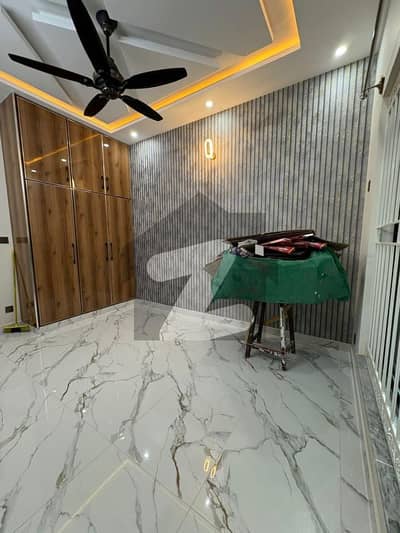 10 Marla House For Rent In Media Town