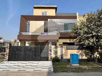 Phase 1 Block BB 10 Marla Ownar Made House for sale