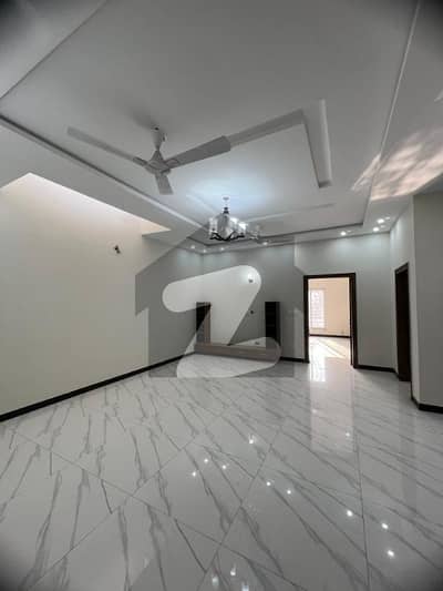 10 Marla House available for rent bahria Enclave