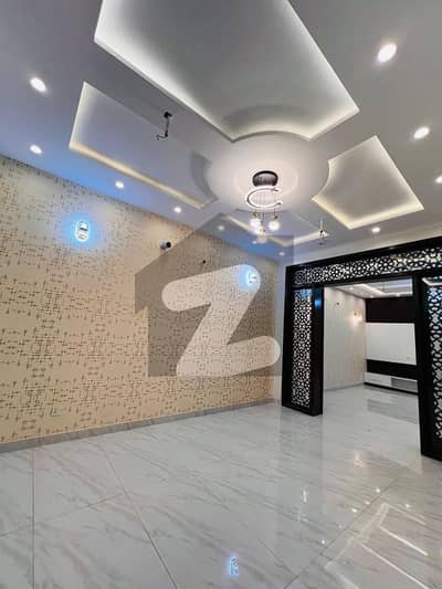 بحریہ ٹاؤن - طلحہ بلاک بحریہ ٹاؤن سیکٹر ای,بحریہ ٹاؤن,لاہور میں 5 کمروں کا 10 مرلہ مکان 4.22 کروڑ میں برائے فروخت۔