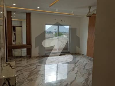 عسکری 11 - سیکٹر ڈی عسکری 11,عسکری,لاہور میں 3 کمروں کا 10 مرلہ فلیٹ 1.45 لاکھ میں کرایہ پر دستیاب ہے۔