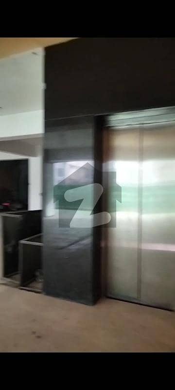 کمرشل مارکیٹ راولپنڈی میں 1 کمرے کا 17 مرلہ دفتر 7.5 لاکھ میں کرایہ پر دستیاب ہے۔