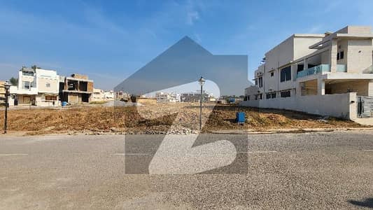 عمارکینیان ویوز اسلام آباد میں 12 مرلہ رہائشی پلاٹ 2.0 کروڑ میں برائے فروخت۔