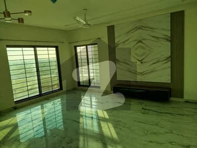 عسکری 11 - سیکٹر ڈی عسکری 11,عسکری,لاہور میں 3 کمروں کا 10 مرلہ فلیٹ 1.5 لاکھ میں کرایہ پر دستیاب ہے۔