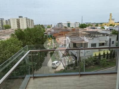 10 Marla Hot Location 3 Bedrooms Flat For Rent. 10 Marla Hot Location 3 Bedrooms Flat For Rent.