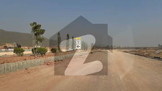 مارگلہ انکلیو مارگلہ ایونیو,اسلام آباد میں 5 مرلہ رہائشی پلاٹ 1.8 کروڑ میں برائے فروخت۔