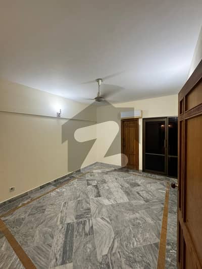Avail Yourself A Great Corner 1750 Square Feet Flat In F-10/3