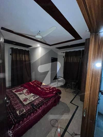 ROOM AVAILABLE FOR RENT