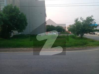 5 Marla Plot for Sale in Paragon CIty