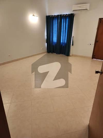 کلفٹن ۔ بلاک 4 کلفٹن,کراچی میں 2 کمروں کا 16 مرلہ مکان 4.0 لاکھ میں کرایہ پر دستیاب ہے۔