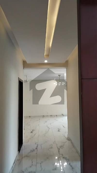 عسکری 11 عسکری,لاہور میں 3 کمروں کا 10 مرلہ فلیٹ 3.35 کروڑ میں برائے فروخت۔