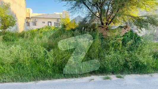 MAIN DOUBLE ROAD PLOT AT REASONABLE PRICE