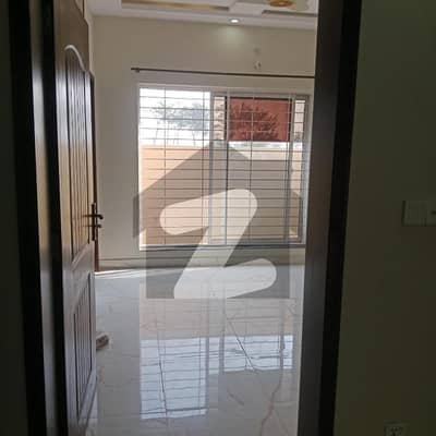 ڈی ایچ اے 9 ٹاؤن ۔ بلاک ڈی ڈی ایچ اے 9 ٹاؤن,ڈیفنس (ڈی ایچ اے),لاہور میں 3 کمروں کا 5 مرلہ مکان 1.0 لاکھ میں کرایہ پر دستیاب ہے۔ ڈی ایچ اے 9 ٹاؤن ۔ بلاک ڈی ڈی ایچ اے 9 ٹاؤن,ڈیفنس (ڈی ایچ اے),لاہور میں 3 کمروں کا 5 مرلہ مکان 1.0 لاکھ میں کرایہ پر دستیاب ہے۔