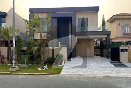 ڈی ایچ اے فیز 7 ڈیفنس (ڈی ایچ اے),لاہور میں 5 کمروں کا 1 کنال مکان 2.7 لاکھ میں کرایہ پر دستیاب ہے۔