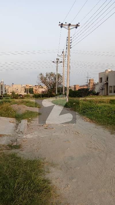 10 Marla plot for sale in Shahid town gajjumata matro stop.