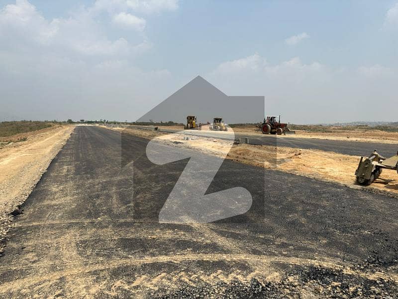 PROPER CORNER PLOT 70 FEET ROAD PROPER CORNER PLOT 70 FEET ROAD